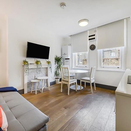 Modern One Bedroom In Fitzrovia, Central Londen Buitenkant foto