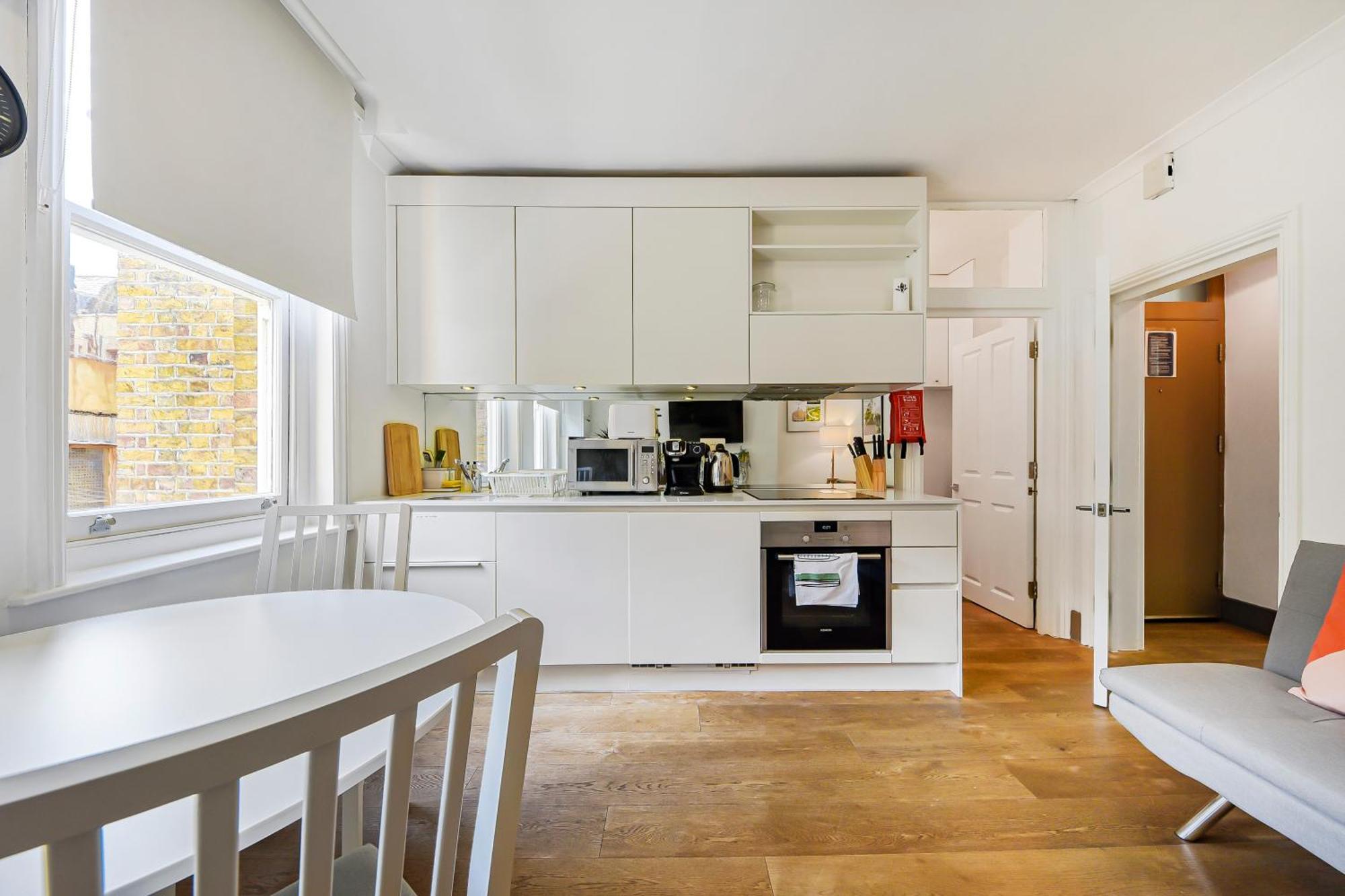 Modern One Bedroom In Fitzrovia, Central Londen Buitenkant foto