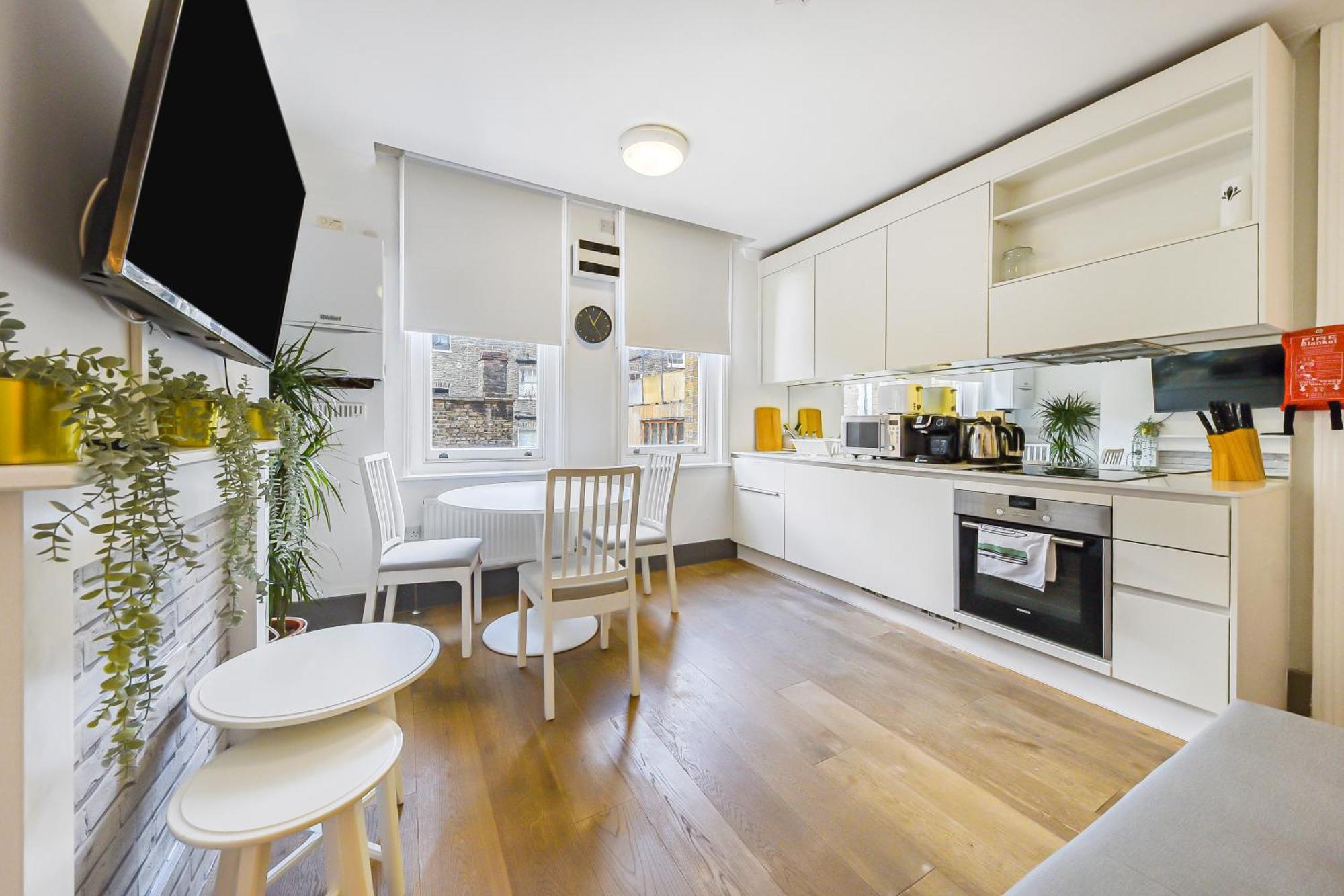 Modern One Bedroom In Fitzrovia, Central Londen Buitenkant foto