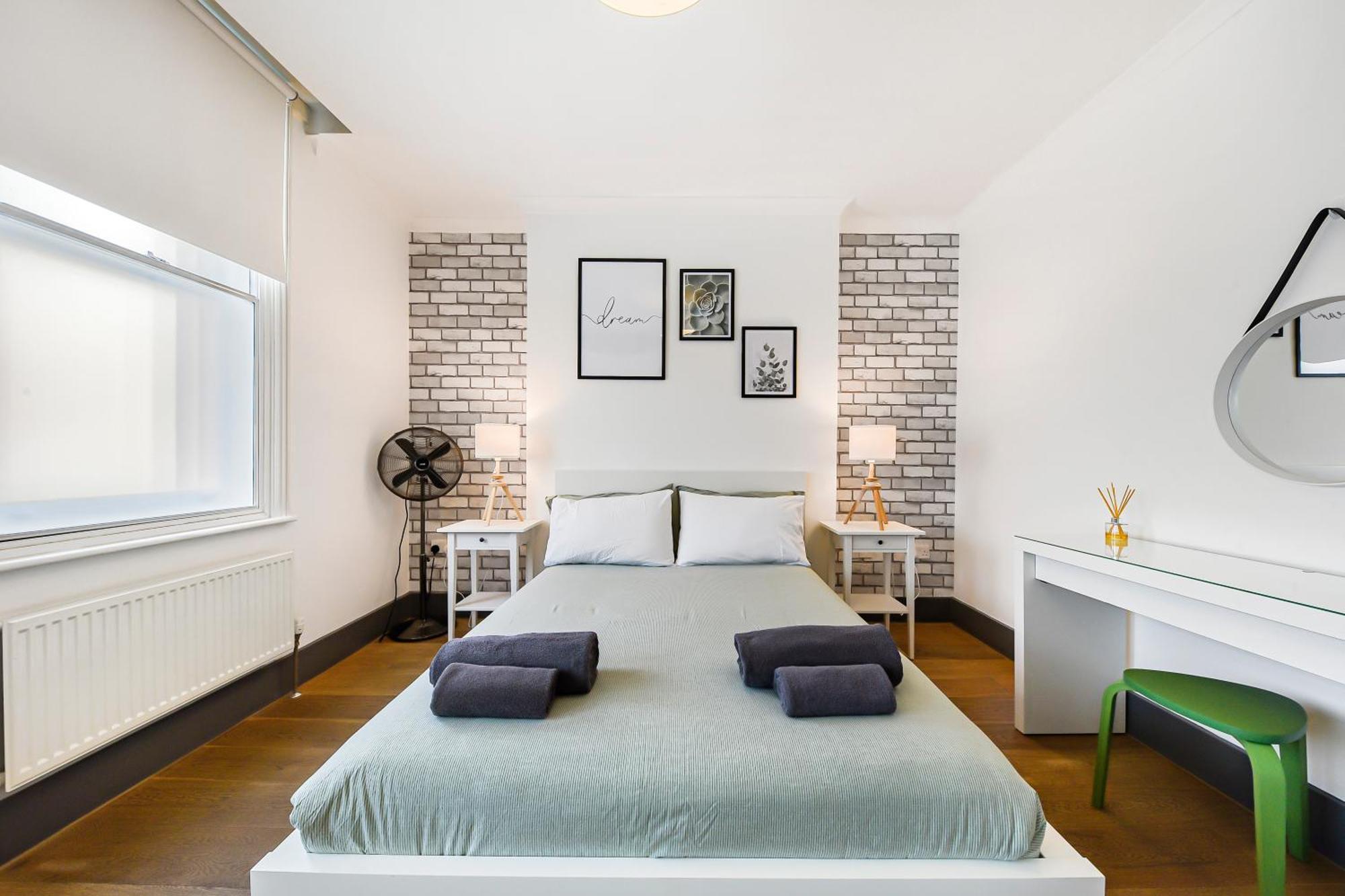Modern One Bedroom In Fitzrovia, Central Londen Buitenkant foto